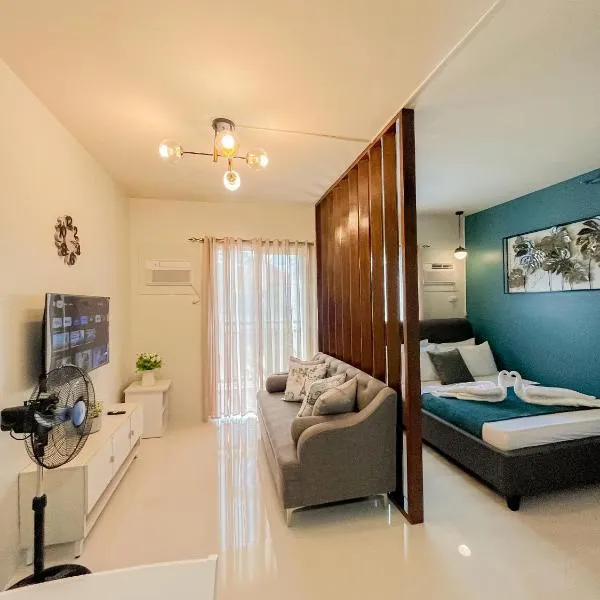 2 Bedroom and Studio Apartments with Private Pool and Gym in Vista Manors Verdant, ξενοδοχείο σε Puerto Princesa City