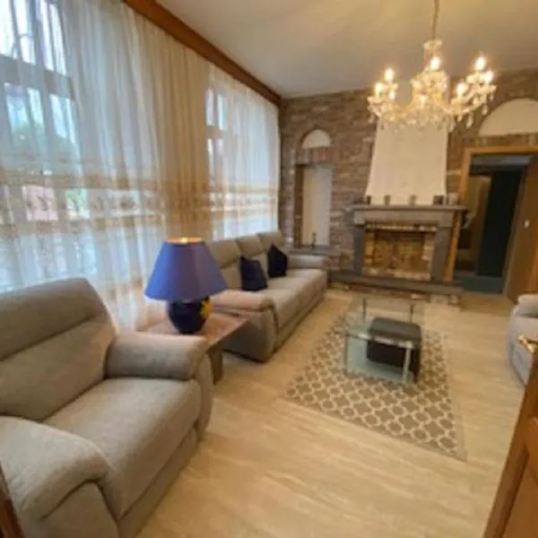 Hotel IL Castellino, ξενοδοχείο σε Chaudfontaine