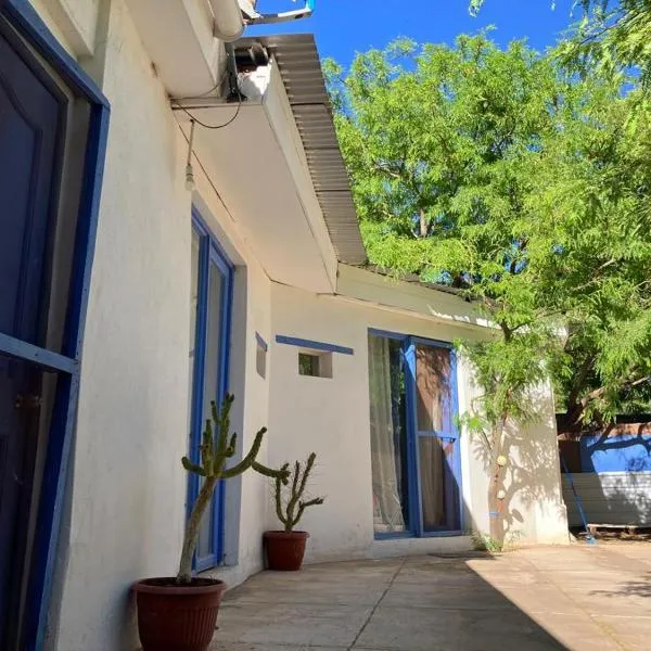 Santorini house y Santorini house 2, hotel in San Pedro de Atacama