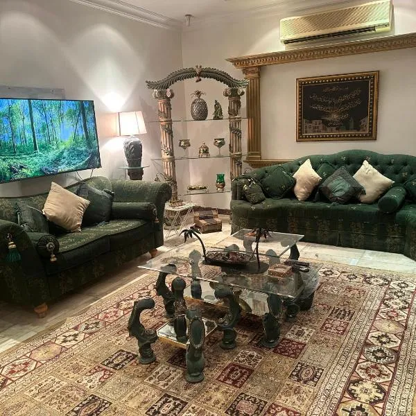 دور فاخر غرفتين و صالتين المحمدية شمال الرياض next to Boulevardمدخل خاص وذاتي, hotel in Riyadh