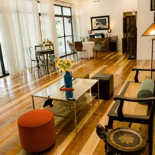 Balai Benedicere Bed & Breakfast, ξενοδοχείο σε Bacnotan