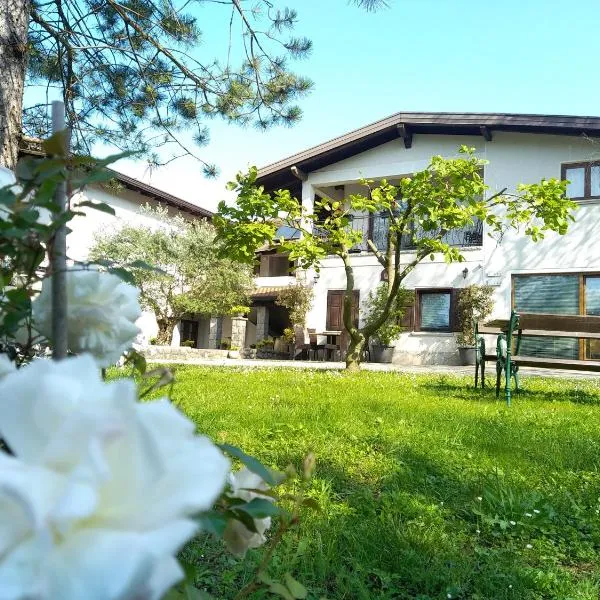 Pri Martinovih, hotel din Deskle