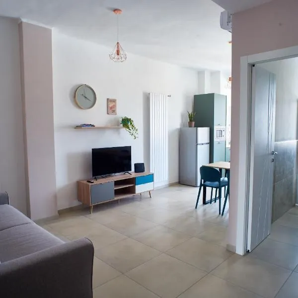 Ampio bilocale panoramico ristrutturato Inalpi arena - Torino, hotel em Turim