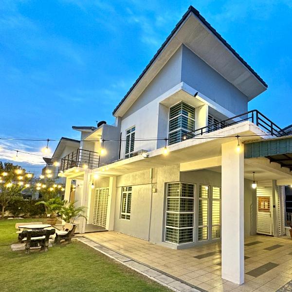 BNB Casa Grande at Rawang - spacious, 15 pax and WiFi, Rawang