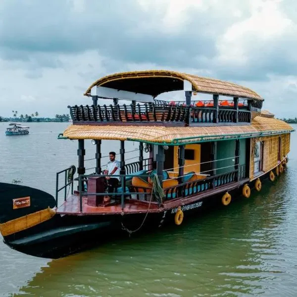 Why Not Houseboat, hotel in Alleppey