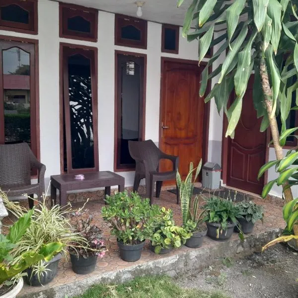 Arnolds Familly homestay, hotel in Bajawa