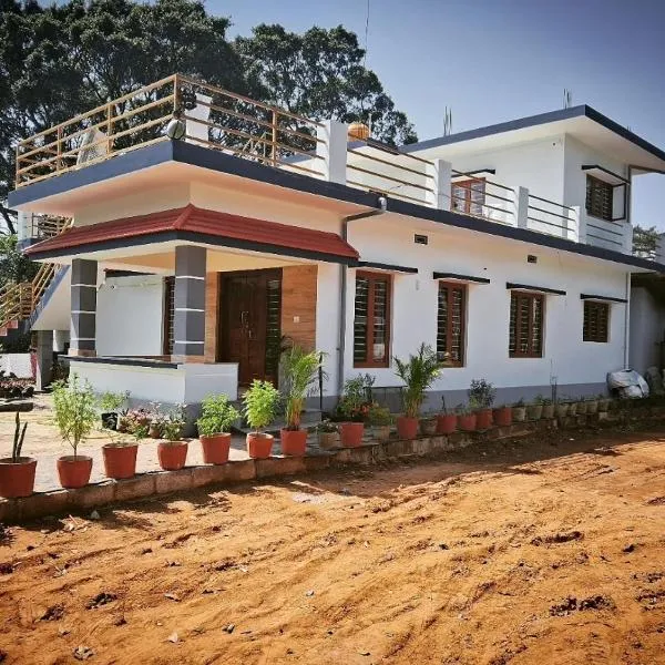 Coorg Teakwood Treasure Homestay, hotel in Madikeri