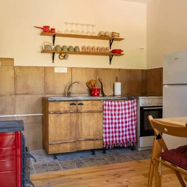 Mir i planina, khách sạn ở Bučje