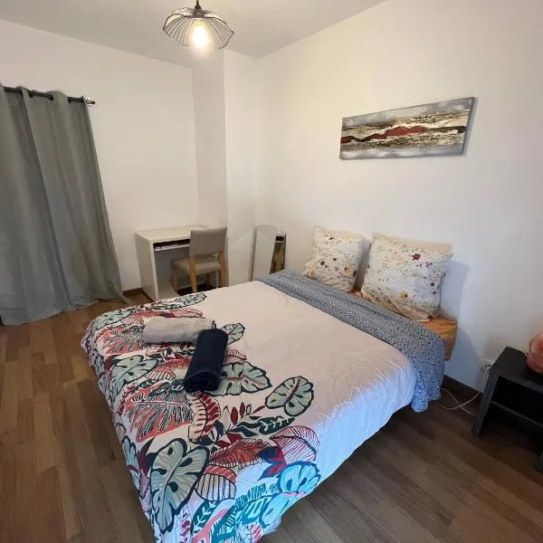 Calme, lumineux avec balcon, khách sạn ở Toulouse