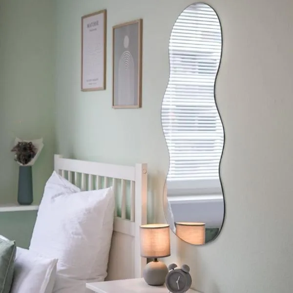 Comfortable 3 room apartment I 81 m2 I Central l Self-Check-In I WiFi & Netflix, Hotel in Hannover