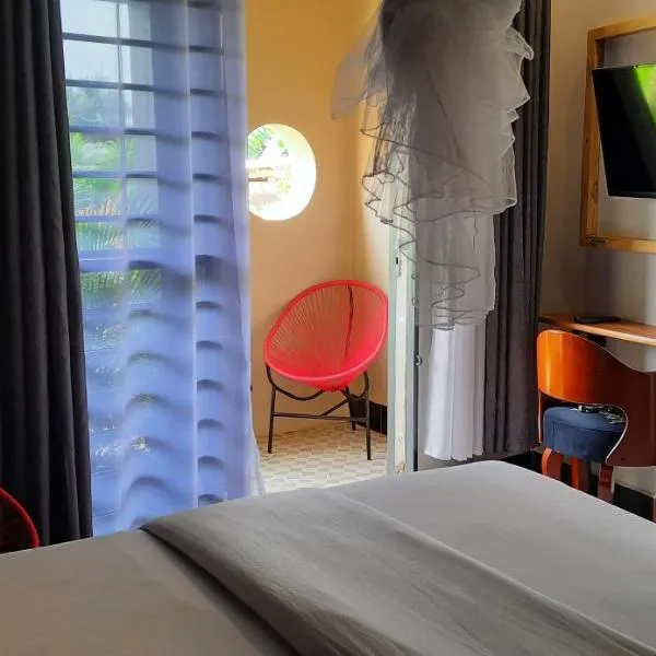 Ashleys Hotel, ξενοδοχείο στην Καμπάλα