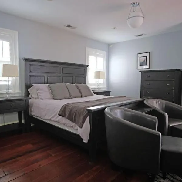 Hamilton Carriage A - Amazing Location, Courtyard, hotel v destinaci Savannah