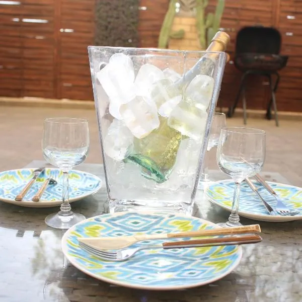☆The Peaceful Valencia Homestay☆ w/ Terrace⌘Parking⌘BBQ、バレンシアのホテル