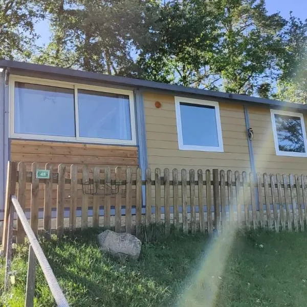 Bungalow/chalet (HLL) à Serre Ponçon, proche stations de ski、Pontisのホテル