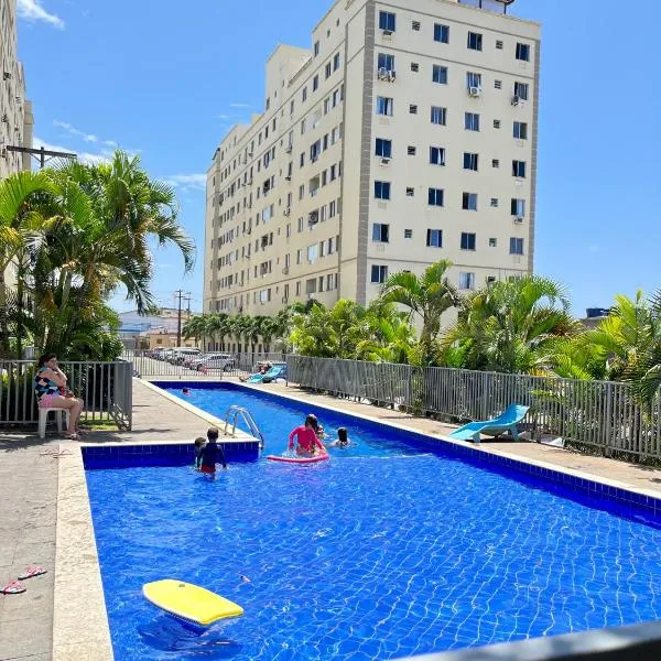 Cobertura Climatizada com Suíte à 2km do Aeroporto de Salvador e Praias, hotel in Lauro de Freitas