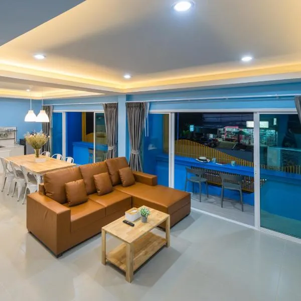 Otter House Aonang Intersection, hotel in Krabi town