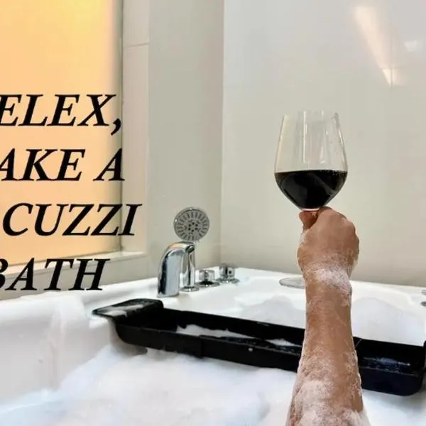 Private Jacuzzi Suite - Pertama Residency, hotel in Kuala Lumpur
