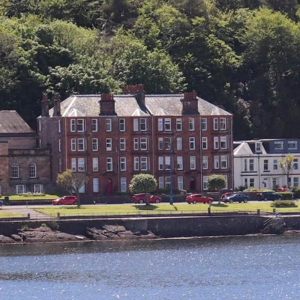 Bellevue Bute, Luxury 2 bedroom sea view flat, hotel in Rothesay