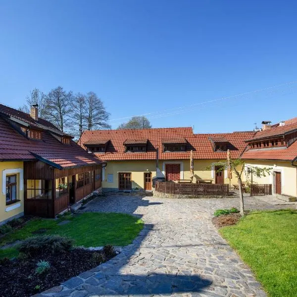 Mlýn Kamenice, hotel v destinaci Klučenice