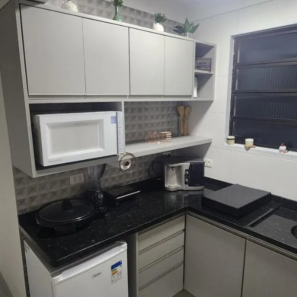 Lindo Apartamento compacto na quadra da praia, hotel v destinaci Santos