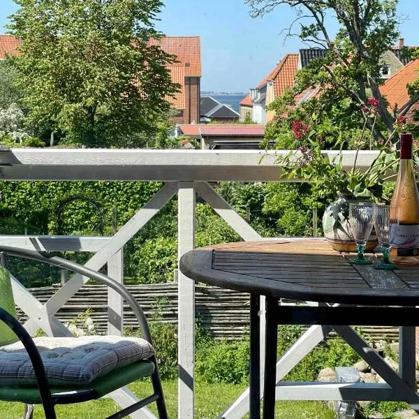 Charming Holiday Apartment In Central Stege, hotel in Stege