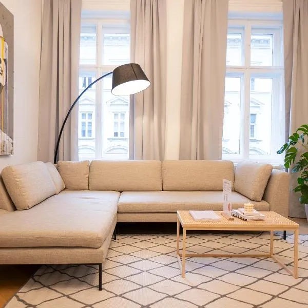 Spacious 110м2 flat in the city center, hotel in Vienna