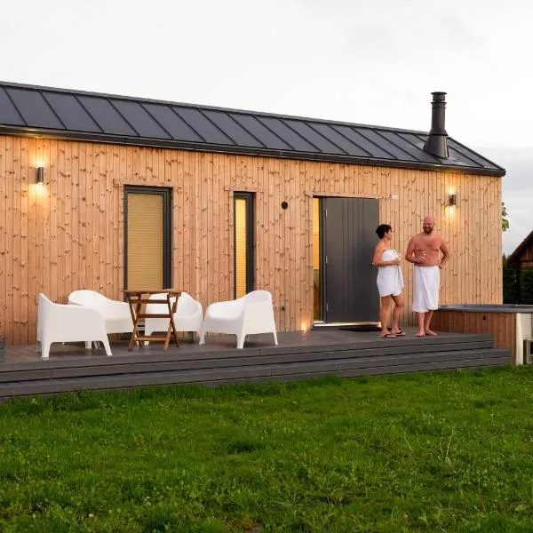Eco houses with a hot tub and sauna, hotell Pärnus