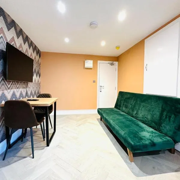 FLASH SALE Brighton train station 1 Bedroom Flat BN137CHE03, hotel in Brighton & Hove