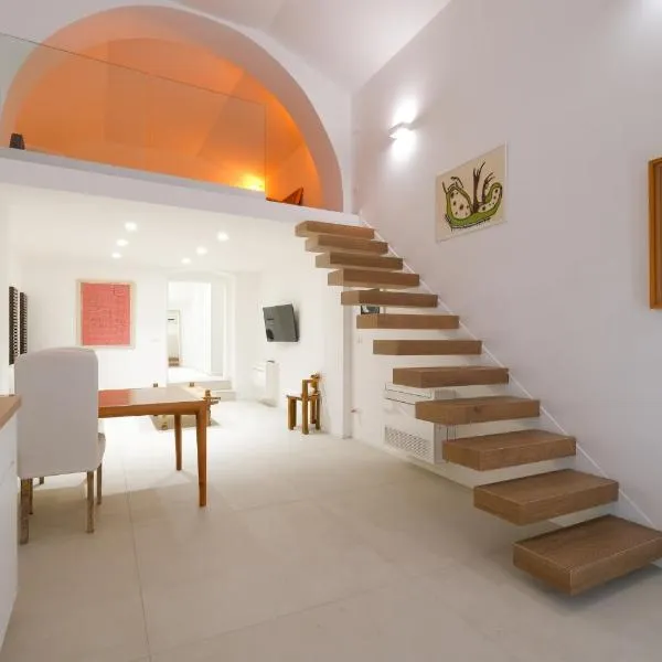 Old Stone House, hotel in Bari