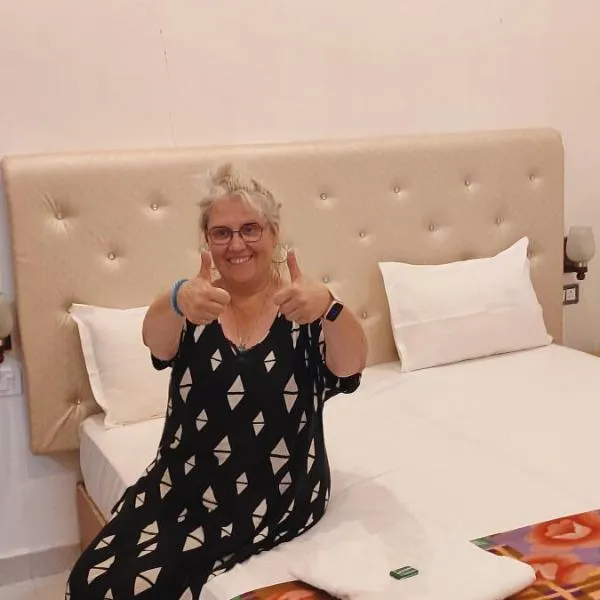 MOON LIGHT HOMESTAY, hotel in Khajurāho