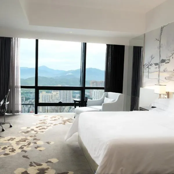 深圳华强广场酒店-住客尊享免费迷你吧&宵夜，加早餐客人同时享受免费欢乐下午茶，位于深圳的酒店