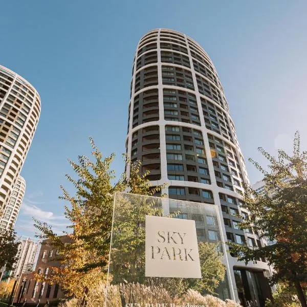 SKAU Sky Park Blue by Zaha Hadid 21 floor 2 tower Panoramic View Free Parking, hôtel à Bratislava