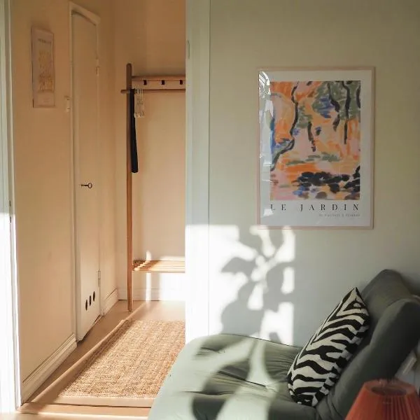 Beautiful design studio in the heart of Kallio、ヘルシンキのホテル