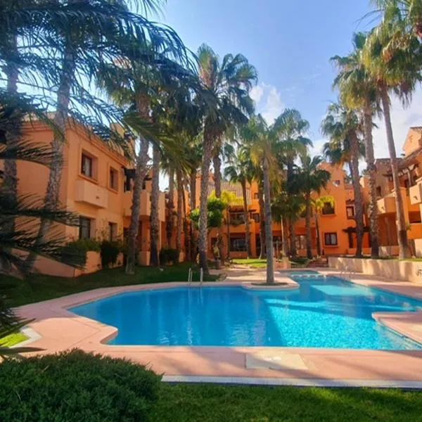 Pure Beach Penthouse & Swimming pool, 3 bedrooms, hotel en Los Alcázares