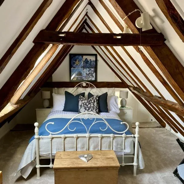 Chestnut Tree Cottage, 7 High Street, hotel in Ardingly