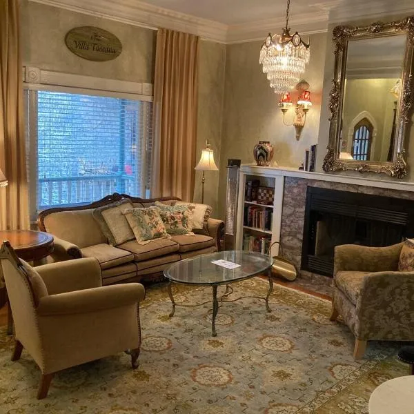 The Villa Toscana, hotel in Chicago
