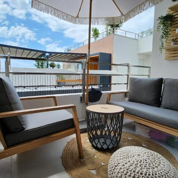 Marelis condo with sea view, Hotel in Ulcinj