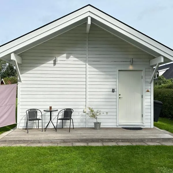 Guesthouse centrally in Vetlanda، فندق في فيتلاندا