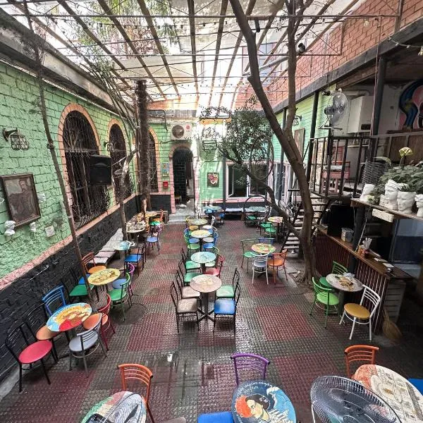 Baku में, होटल Flora Music & Art Hostel