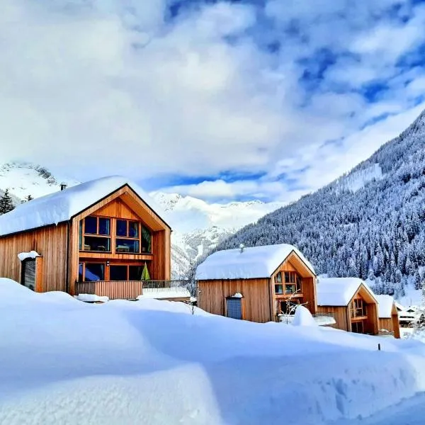 HOCHoben Chalets & Mobilhomes, hotel in Mallnitz