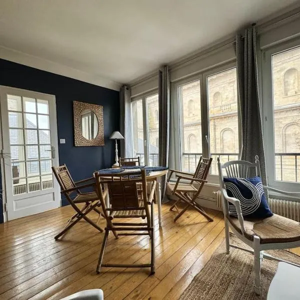 Le Tiki de Notre-Dame - duplex vue Cathédrale, hotel in Boulogne-sur-Mer