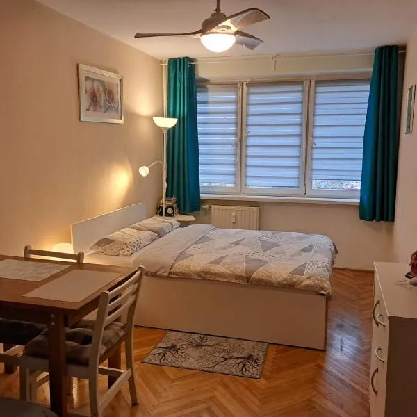 "Sady Flat", hotel di Warsaw