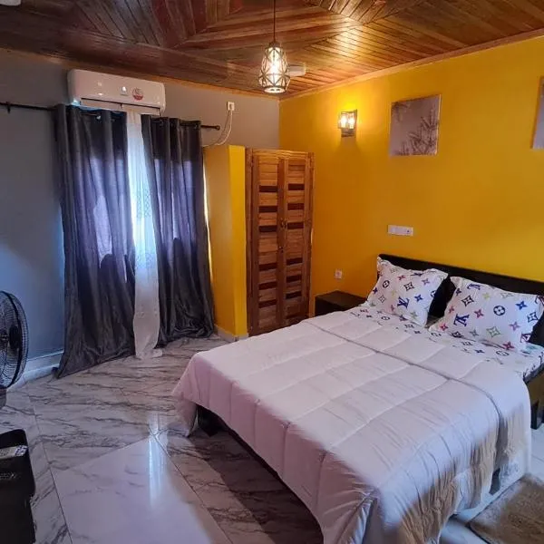 Résidence Chimene Paradis "Chambres": Kribi şehrinde bir otel