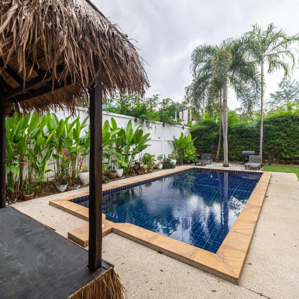 Private pool villa close to beach