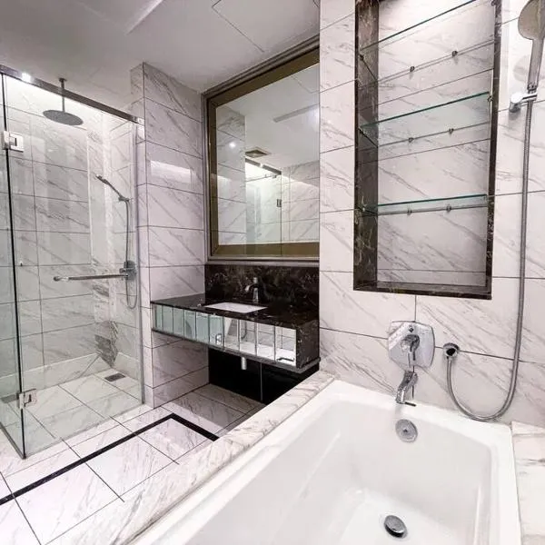 Skypool Couple Suite in Sri Hartamas KL, hotel i Kuala Lumpur