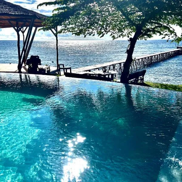 Sanctum Una Una Eco Dive Resort、Pulau Unaunaのホテル