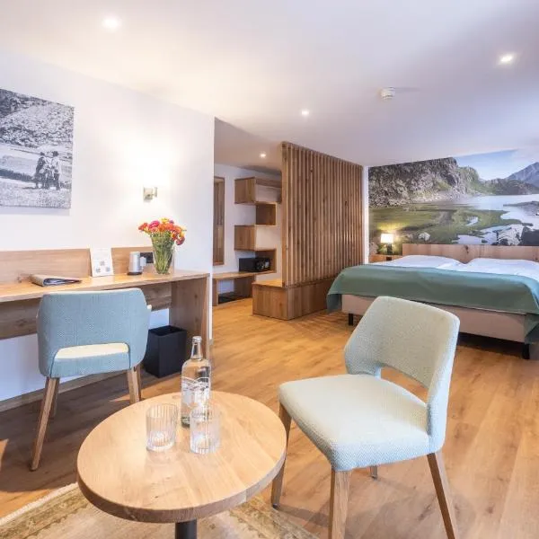Hotel La Cruna – hotel w mieście Sedrun