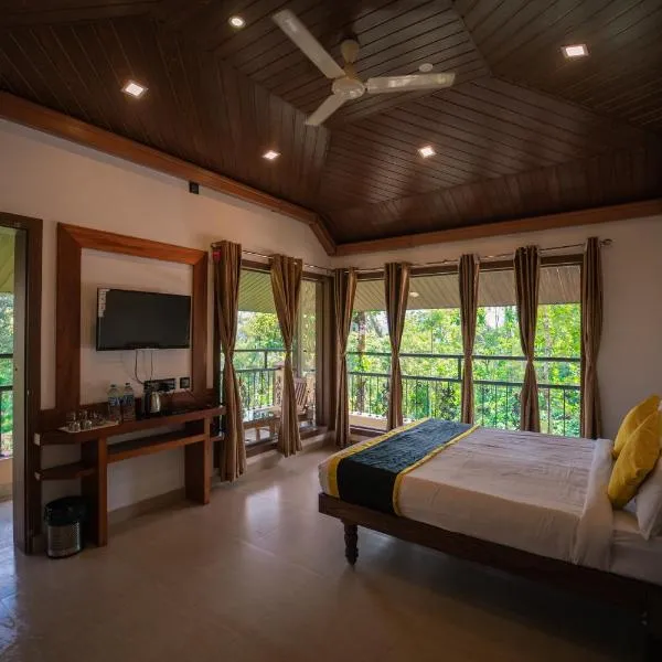 KINGMAKER'S Plantation with River Stream, hotel in Madikeri