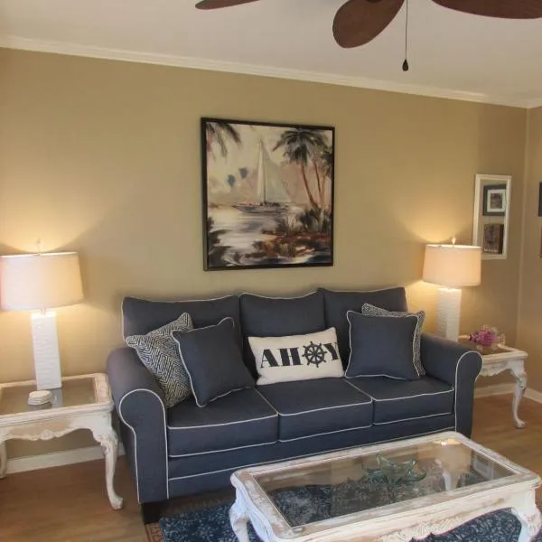 Beachfront Condo with Ocean View, ξενοδοχείο σε Hilton Head Island