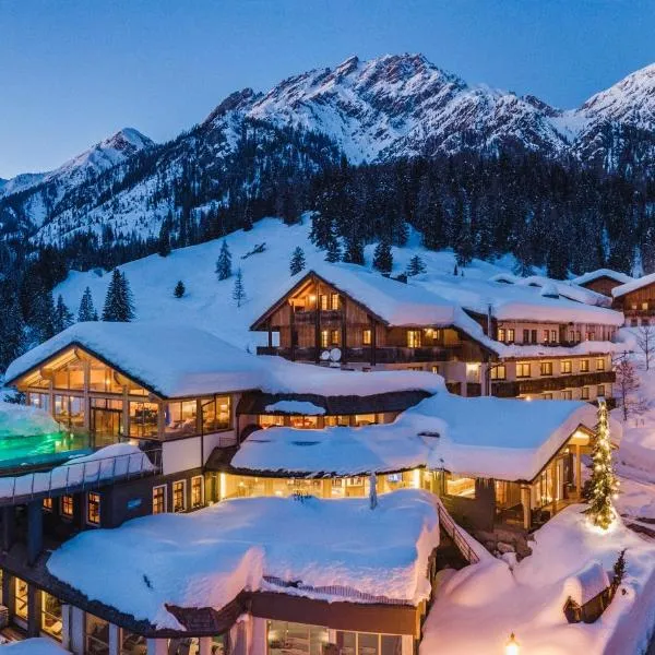 Almwellness-Resort Tuffbad, ξενοδοχείο σε Sankt Lorenzen im Lesachtal